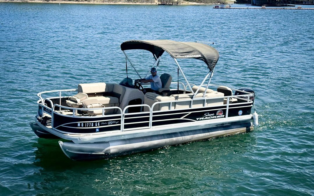 Discover the Joys of Renting a Fishing Pontoon Boat on Table Rock Lake